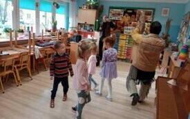 Galeria aktualności Rozmowa słońca z wiatrem - w indiańskich rytmach. 110 8