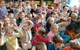 Galeria aktualności Rozmowa słońca z wiatrem - w indiańskich rytmach. 110 13