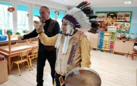 Galeria aktualności Rozmowa słońca z wiatrem - w indiańskich rytmach. 110 16