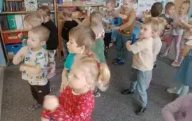 Galeria aktualności Wiosenny koncert w przedszkolu. 8