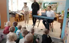 Galeria aktualności Wiosenny koncert w przedszkolu. 9