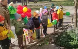 Galeria aktualności Zabawy na powitanie wiosny w grupie II. 5