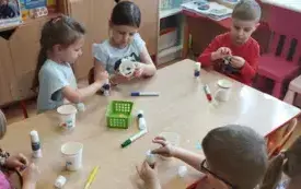 Galeria aktualności Zabawy na powitanie wiosny w grupie II. 10