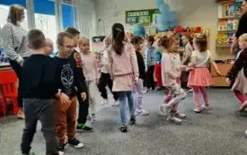 Galeria aktualności Wiosenne zabawy zielonej żaby. 17