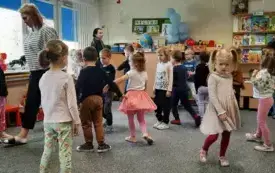 Galeria aktualności Wiosenne zabawy zielonej żaby. 18