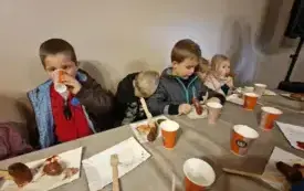 Galeria aktualności Wycieczka do pasieki. 12