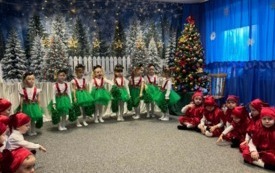 Galeria aktualności Uroczystość choinkowa w grupie II. 12