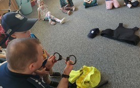 Galeria aktualności Spotkanie z tatą policjantem. 7