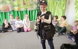 Galeria aktualności Spotkanie z tatą policjantem. 18