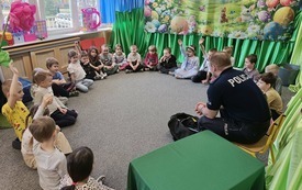 Galeria aktualności Spotkanie z tatą policjantem. 27
