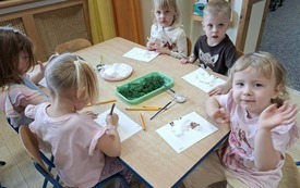 Galeria aktualności Mama Kurka i pisklaczek Pipi w grupiue I 7