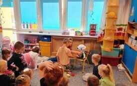 Galeria aktualności Zajęcia z robotem edukacyjnym EMYS-em. 100 2