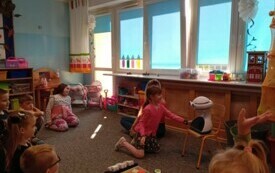 Galeria aktualności Zajęcia z robotem edukacyjnym EMYS-em. 100 3