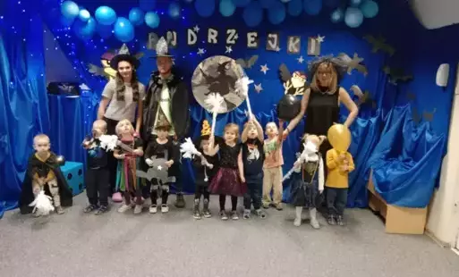 Zdjęcie do Andrzejki "na sportowo" w maluszkach zorganizowane z udziałem naszych student&oacute;w - praktykant&oacute;w.