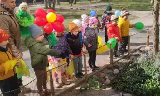Zdjęcie do Zabawy na powitanie wiosny w grupie II.